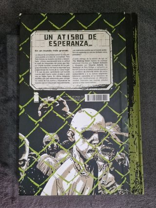 4 comics The Walking Dead