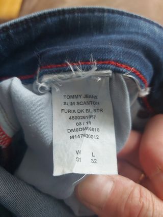 Se vende pantalón vaquero Tommy Jeans