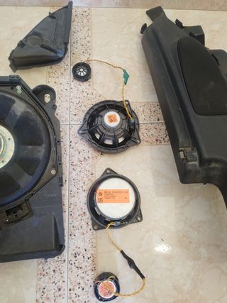 BMW e81 kit altavoces logic7 