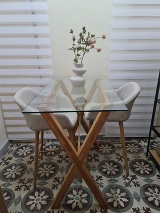 Juego de Mesa de bar y taburetes