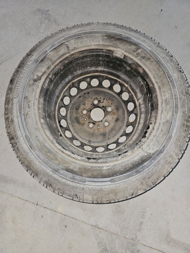 Rueda 205-75R 16C.    113-111R