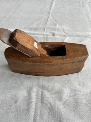 CEPILLO CARPINTERO CON BASE DE BRONCE.