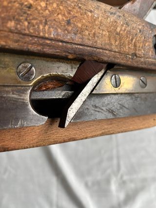 CEPILLO DE MADERA DE CARPINTERO.