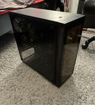 PC con Windows y Alfombrilla