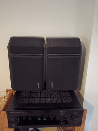 Amplificador stereo Yamaha AX-492 y Altavoces Bose