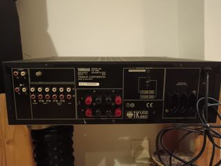 Amplificador stereo Yamaha AX-492 y Altavoces Bose