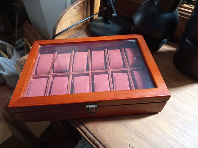 Estuche de madera para relojes pulsera