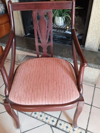 Silla sillón clásico moderno.puede ver. Es ocasion