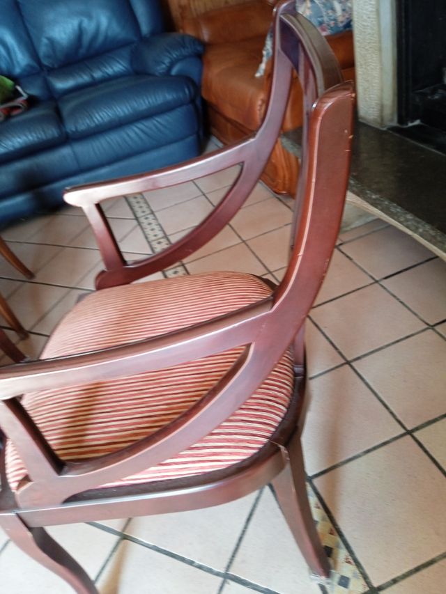 Silla sillón clásico moderno.puede ver. Es ocasion