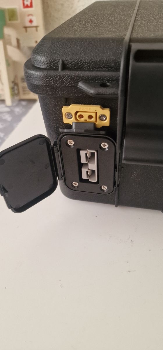 Estación energía portátil 12V 150Ah Lifepo4