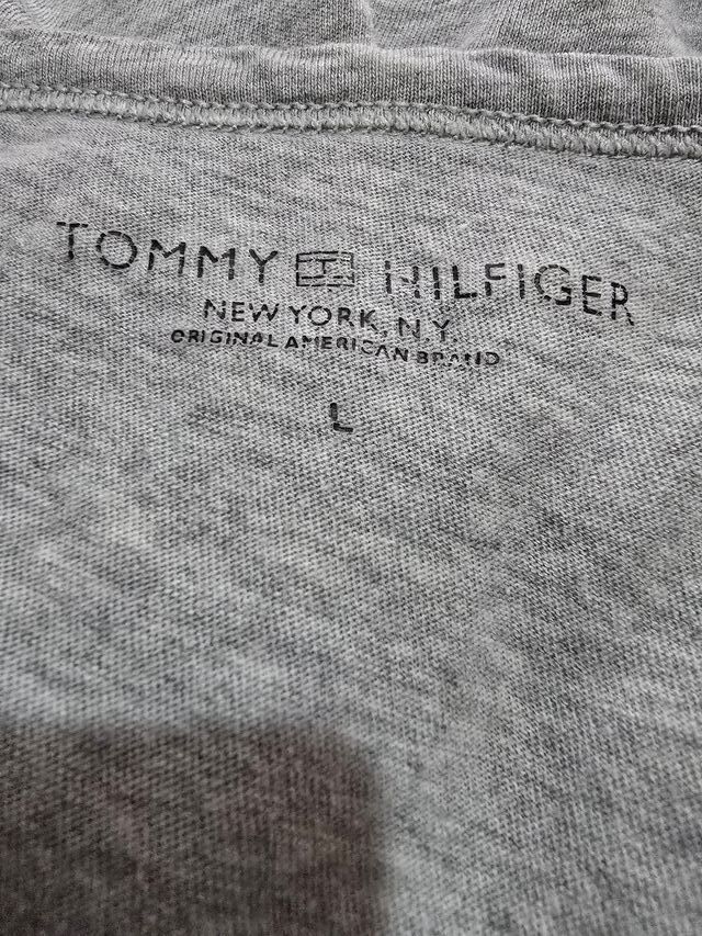 Tommy Hilfiger V-Neck T-Shirt Ref-71100
