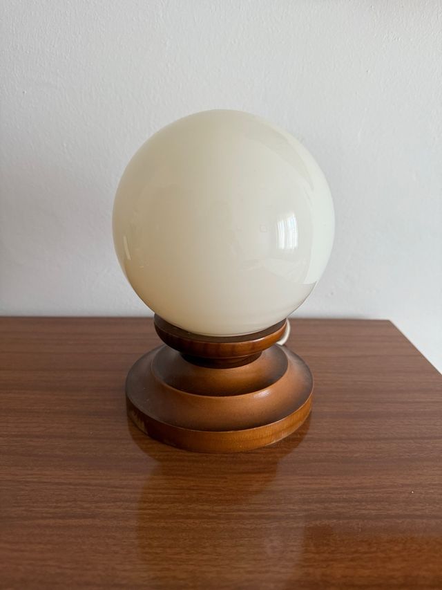 Lampara esfera pequeña de cristal y madera