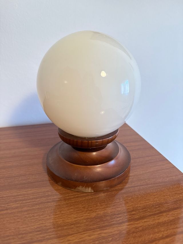 Lampara esfera pequeña de cristal y madera