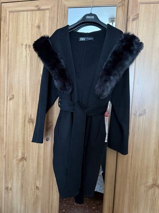 Abrigo negro Zara oversize