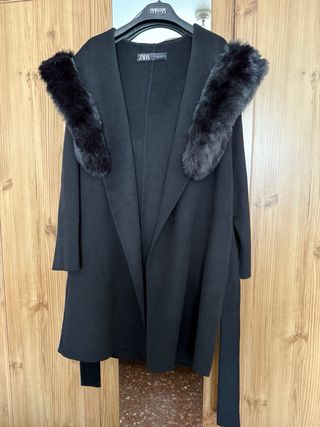 Abrigo negro Zara oversize
