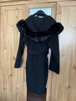 Abrigo negro Zara oversize