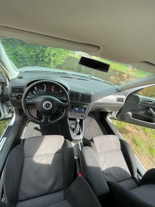 Volkswagen Golf 2003