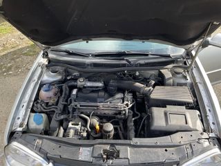 Volkswagen Golf 2003