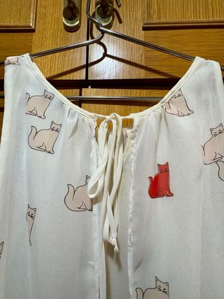 Camiseta tipo blusa Zara