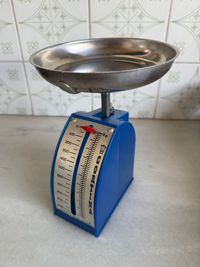 Báscula antigua Cortina