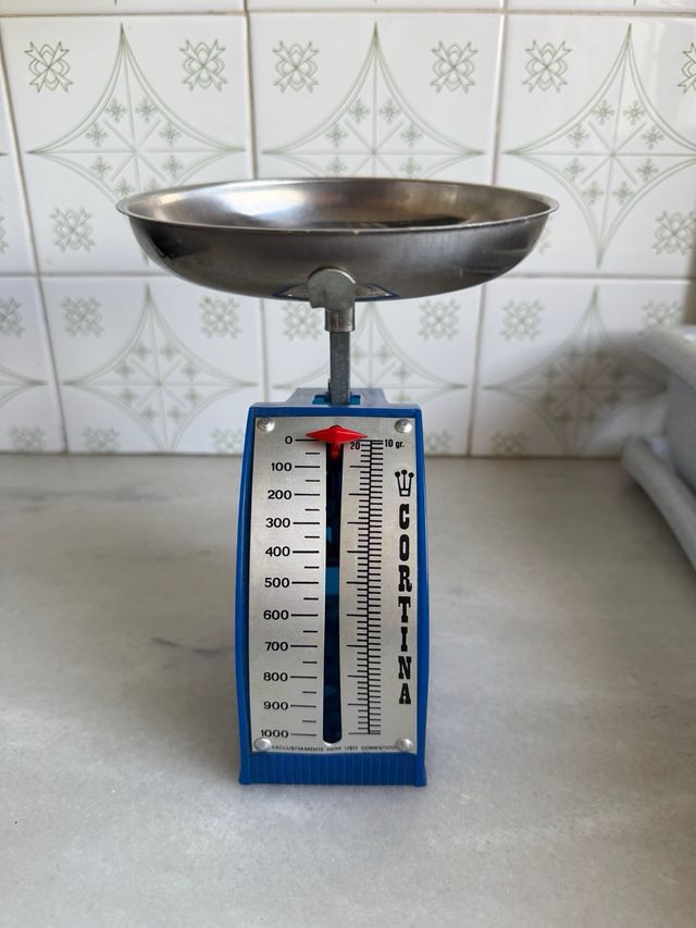 Báscula antigua Cortina