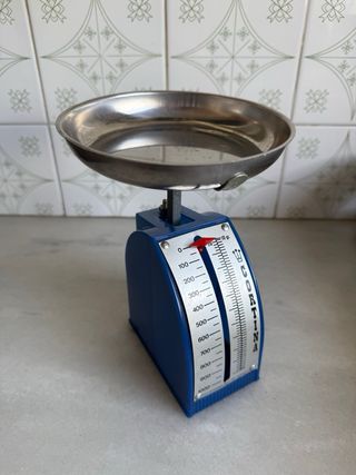 Báscula antigua Cortina