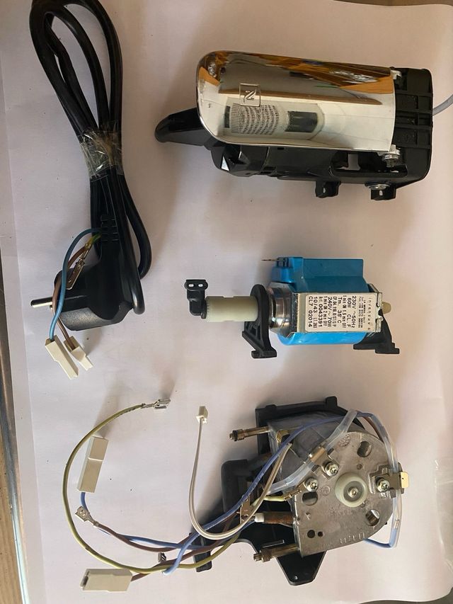 Piezas Cafetera Nespresso delonghi