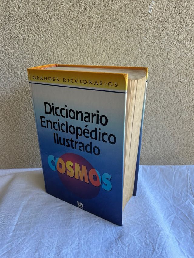 Diccionario Enciclopedico Ilustrado COSMOS