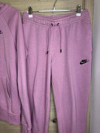 Chandal nike lila 