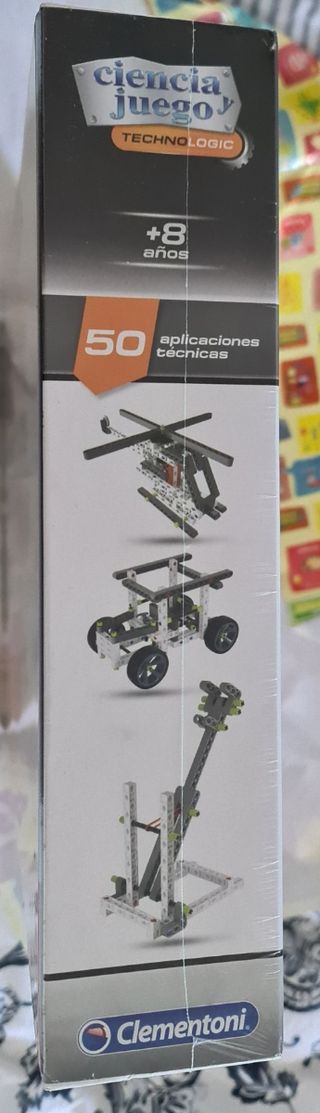 Nuevo. Laboratorio de Mecánica Clementoni Coche