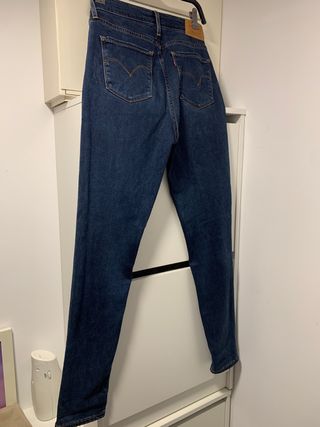 Pantalon levis