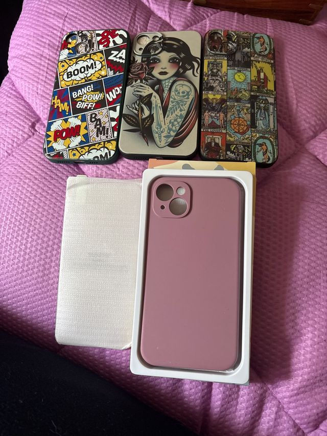 lote fundas iphone 14 plus sin estrenar y 2 cristales templados