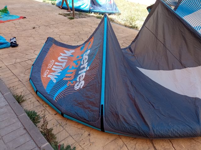 Cometa de Kitesurf Mutiny 12 metros.