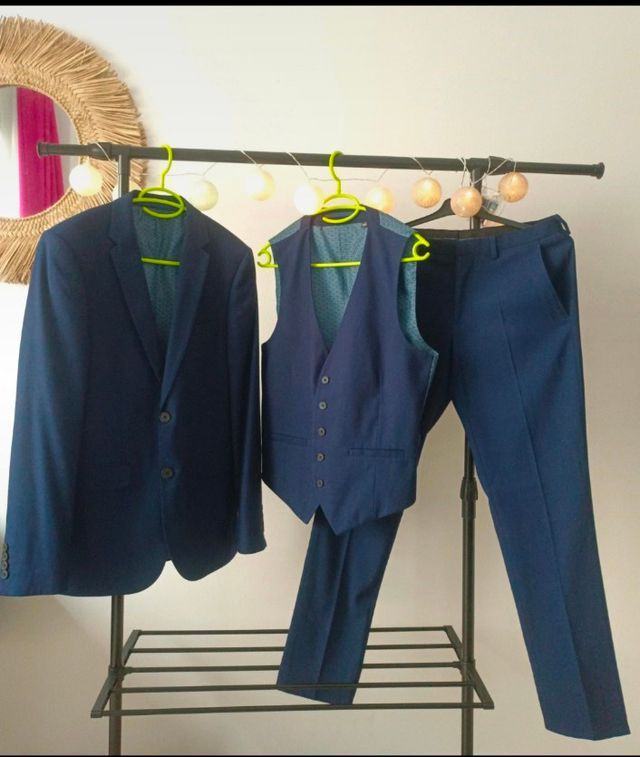 Traje chaqueta azul marino