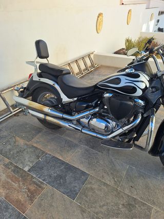 SUZUKI INTRUDER 800