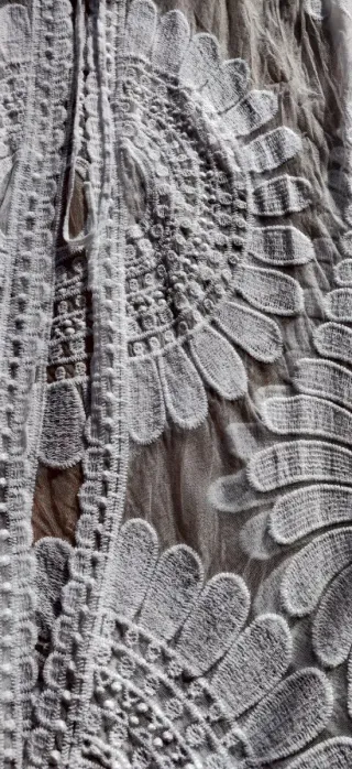 kimono/caftan de tul y bordados blanco