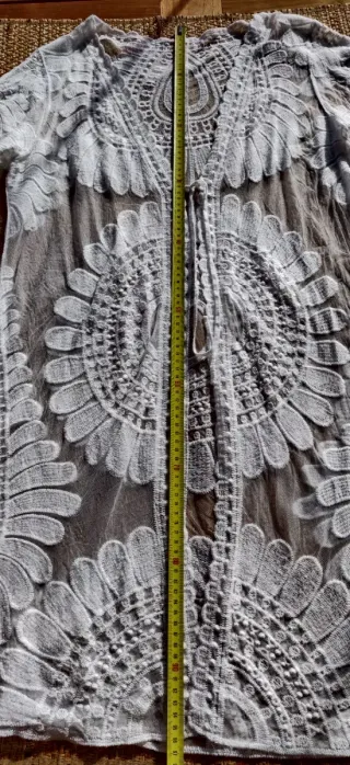kimono/caftan de tul y bordados blanco
