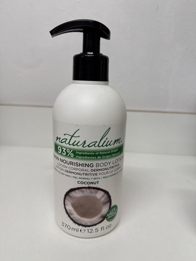 Naturalium Coco Lozione dermonutritiva per il corpo 370 ml