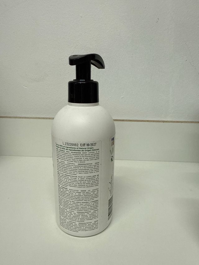 Naturalium Coco Lozione dermonutritiva per il corpo 370 ml