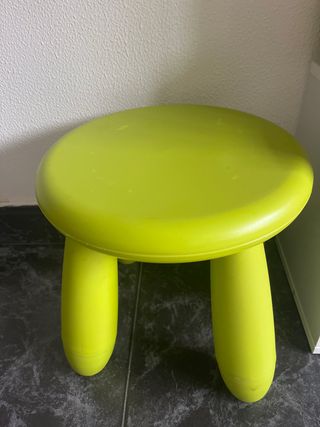Taburete verde Ikea infantil