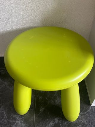 Taburete verde Ikea infantil