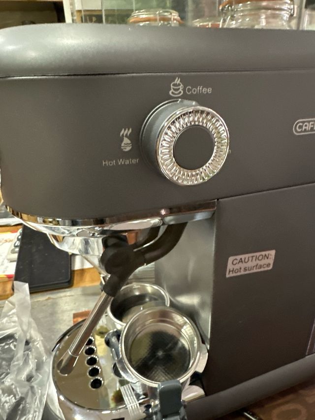 Maquina para cafe con deposito de agua