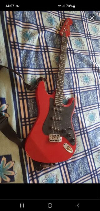 Guitarra eléctrica STRONG