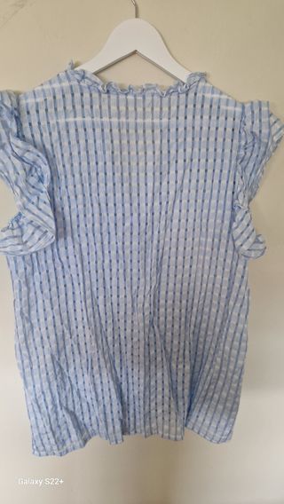 Blusa celeste y blanco