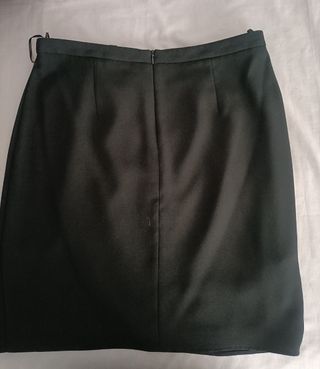 Falda drapeada negra