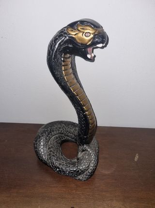 Scultura Gesso Raffigurante un Cobra
