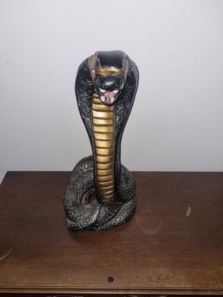 Scultura Gesso Raffigurante un Cobra