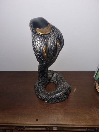 Scultura Gesso Raffigurante un Cobra