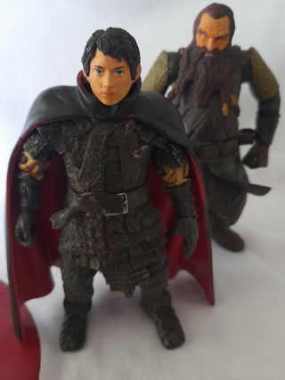 2 FIGURAS (FRODO Y GIMLI) DE 11 CM., SEÑOR ANILLOS