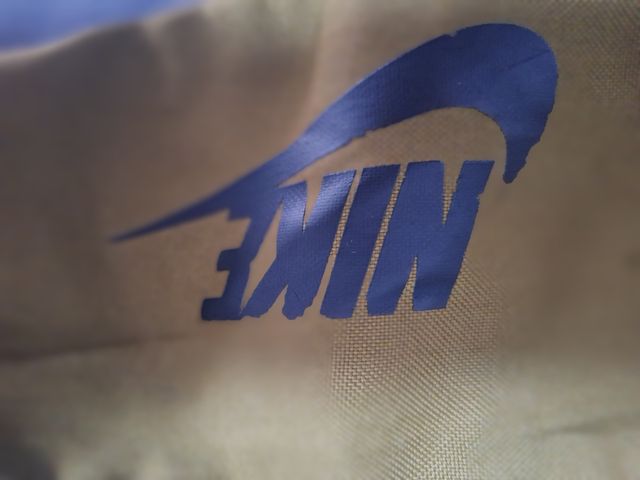 Riñonera nike verde militar oriental